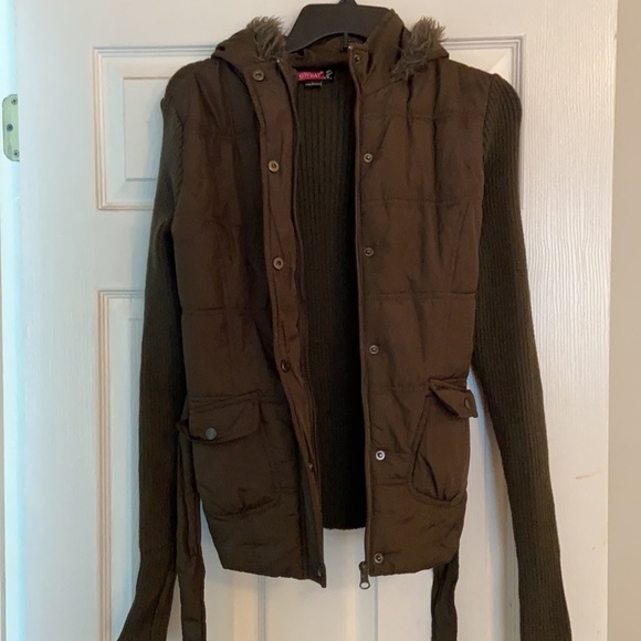 Cute casual jacket, like new! - Picture 2 of 3